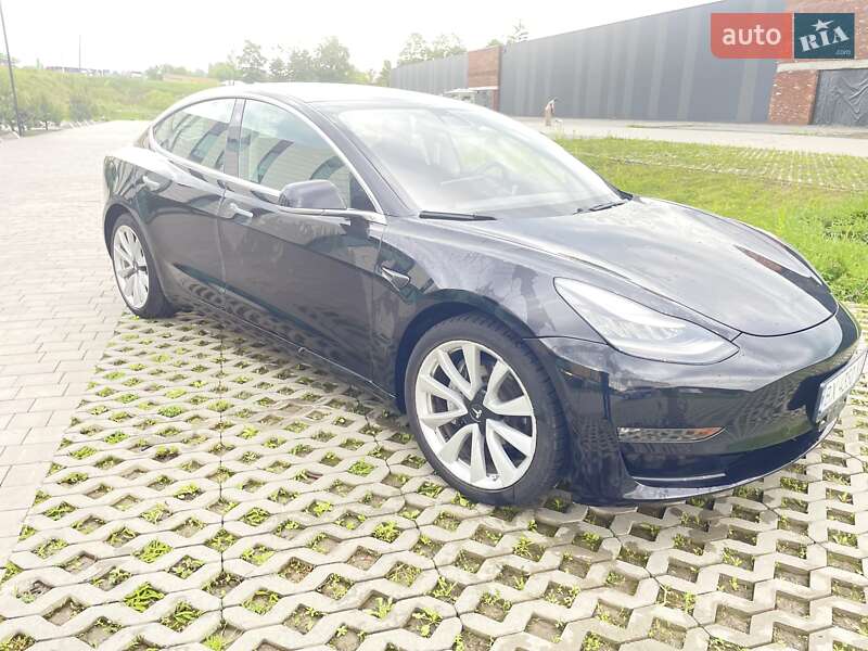 Седан Tesla Model 3 2018 в Хмельницком