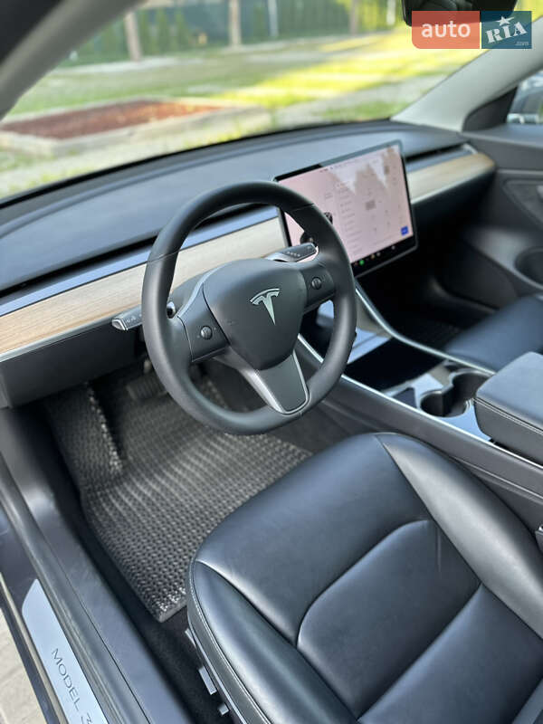 Седан Tesla Model 3 2019 в Харькове