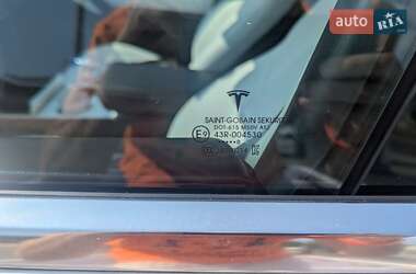 Седан Tesla Model 3 2020 в 