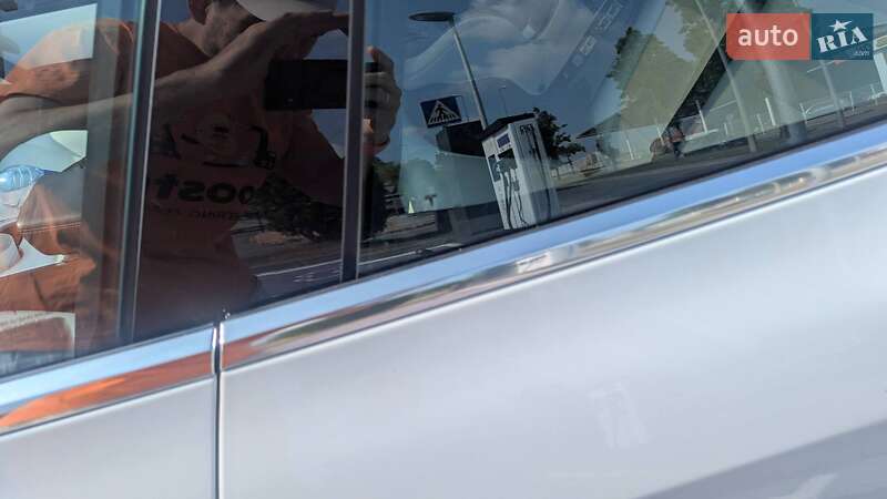 Седан Tesla Model 3 2020 в Днепре