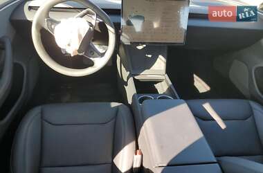 Седан Tesla Model 3 2025 в 