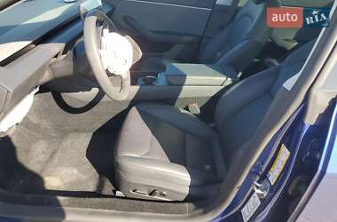 Седан Tesla Model 3 2025 в 