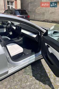 Седан Tesla Model 3 2018 в 
