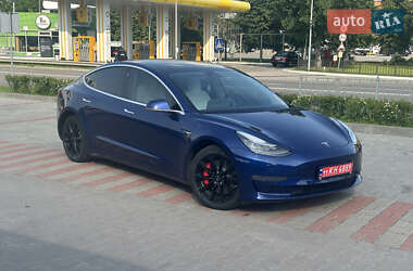 Седан Tesla Model 3 2019 в Киеве