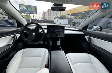Седан Tesla Model 3 2019 в 