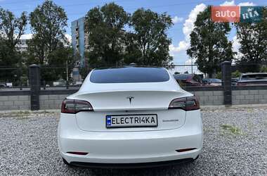Седан Tesla Model 3 2020 в 