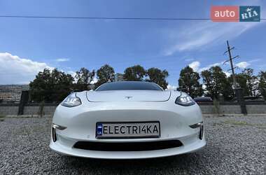 Седан Tesla Model 3 2020 в 