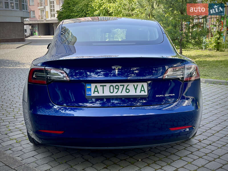 Седан Tesla Model 3 2022 в Ивано-Франковске