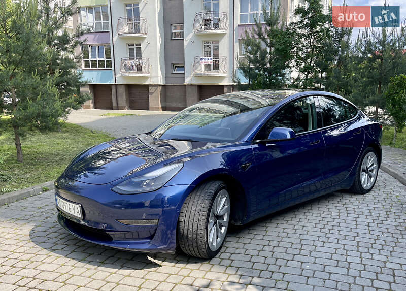 Седан Tesla Model 3 2022 в Ивано-Франковске