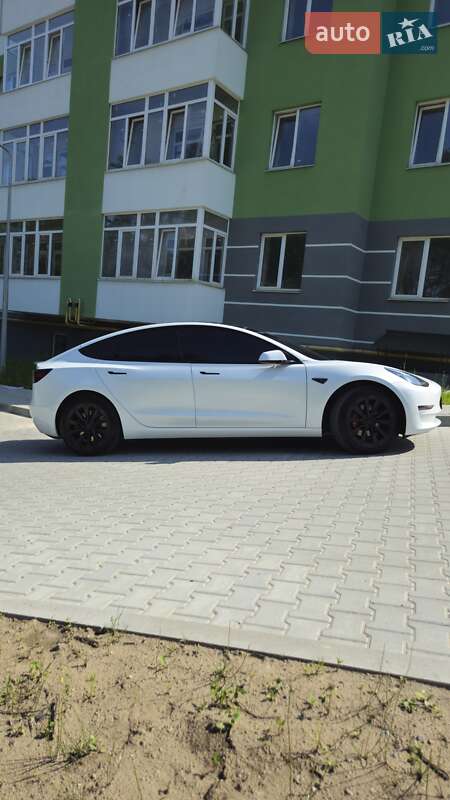 Седан Tesla Model 3 2021 в Новояворовске