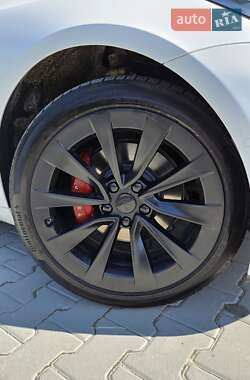 Седан Tesla Model 3 2021 в 
