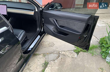 Седан Tesla Model 3 2019 в 