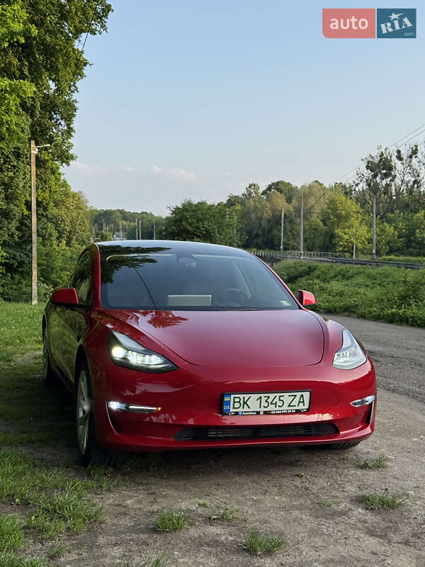 Tesla Model 3 2022