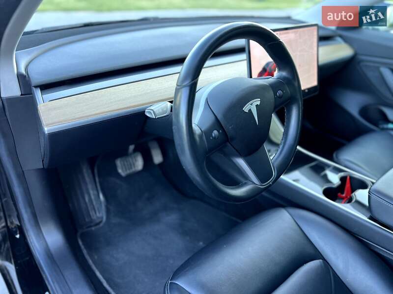 Седан Tesla Model 3 2019 в Кременці
