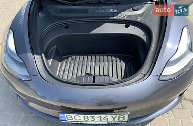 Седан Tesla Model 3 2021 в 