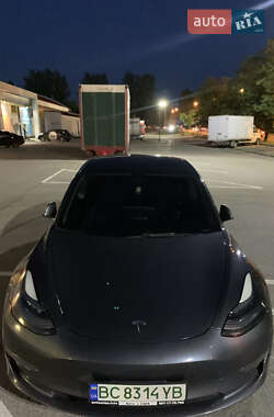 Седан Tesla Model 3 2021 в 