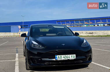 Седан Tesla Model 3 2021 в Виннице