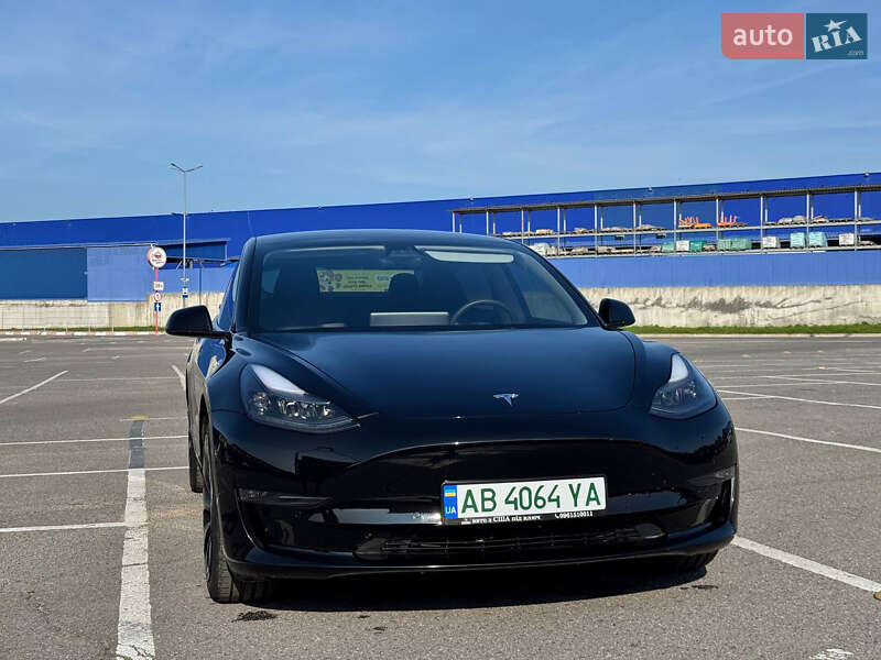 Седан Tesla Model 3 2021 в 