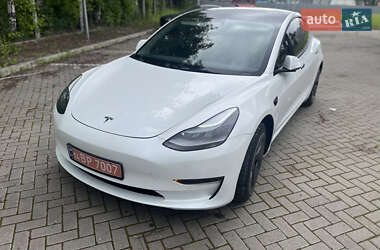 Седан Tesla Model 3 2022 в Самборе