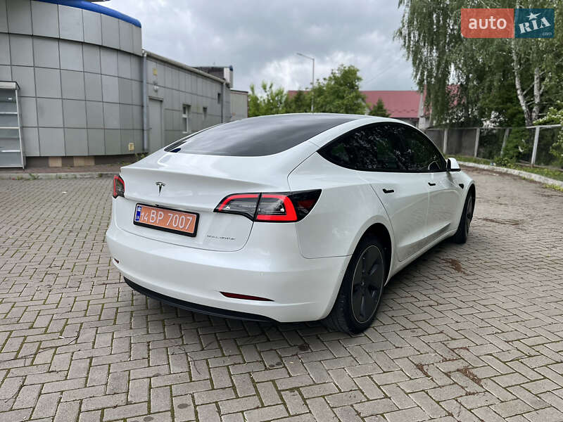 Седан Tesla Model 3 2022 в Самборі