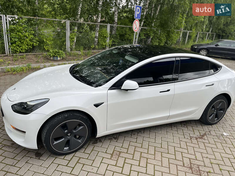 Седан Tesla Model 3 2022 в Самборе