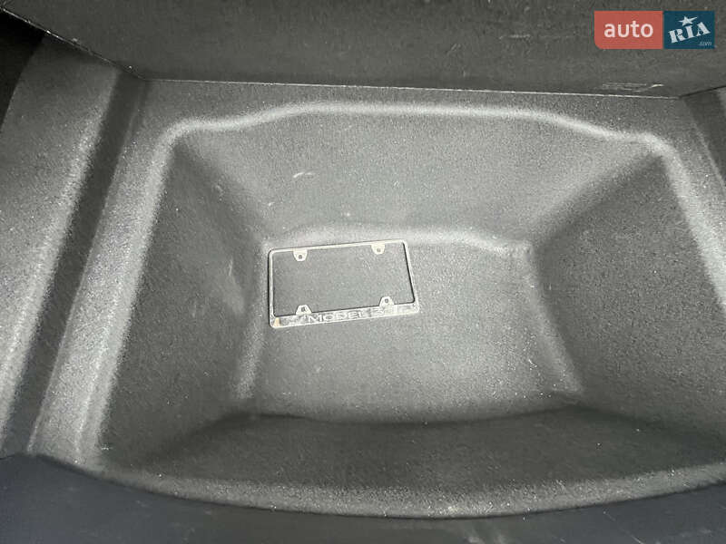 Седан Tesla Model 3 2022 в Самборе