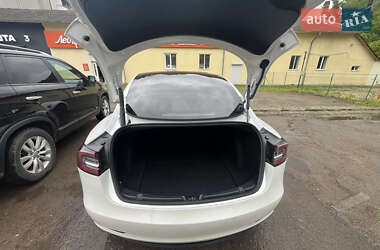 Седан Tesla Model 3 2022 в Самборе
