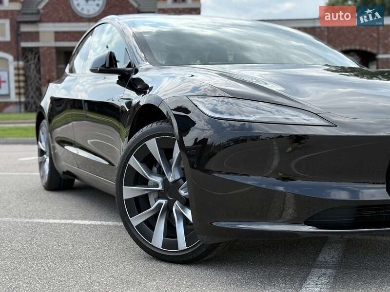 Седан Tesla Model 3 2024 в Киеве