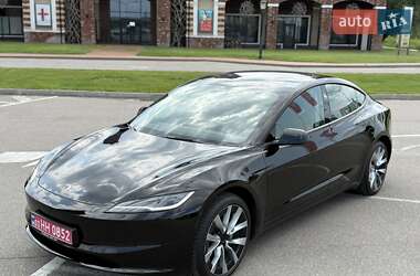 Седан Tesla Model 3 2024 в 