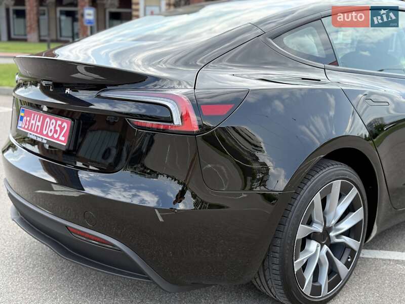 Седан Tesla Model 3 2024 в Киеве