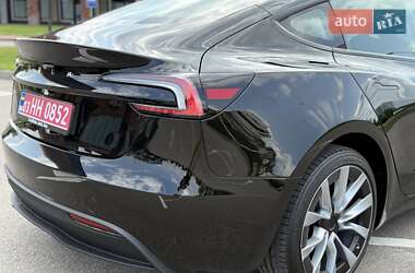 Седан Tesla Model 3 2024 в 