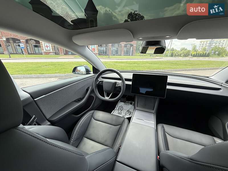Седан Tesla Model 3 2024 в Киеве