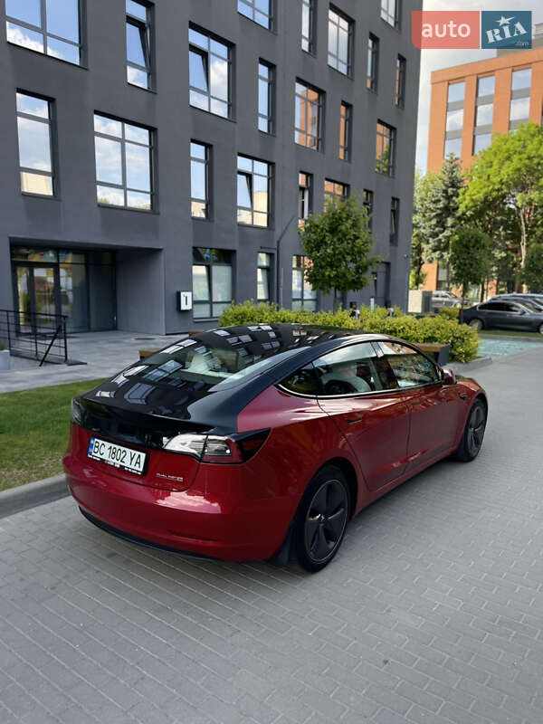 Седан Tesla Model 3 2019 в Львові