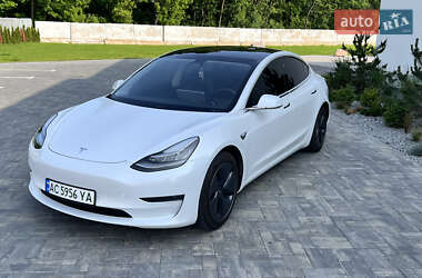 Седан Tesla Model 3 2020 в 