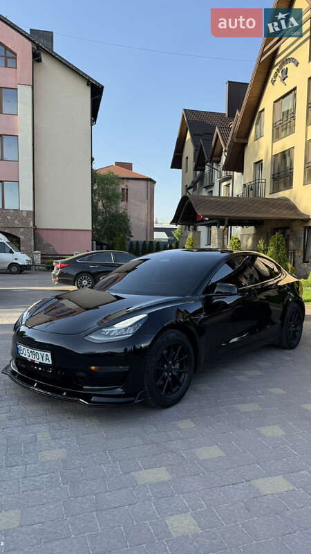 Седан Tesla Model 3 2019 в Тернополе фото 3 Седан Tesla Model 3 2019 в Тернополе