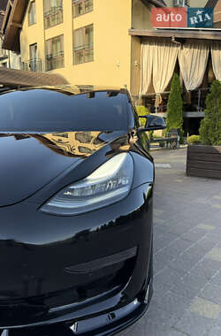 Седан Tesla Model 3 2019 в 