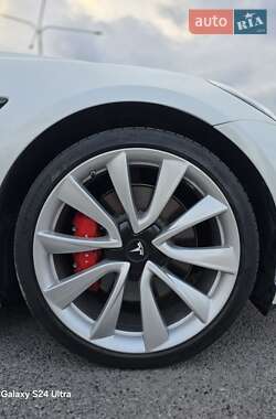 Седан Tesla Model 3 2019 в 