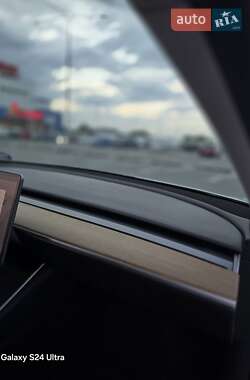 Седан Tesla Model 3 2019 в Миргороді
