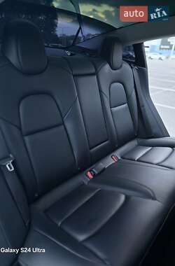 Седан Tesla Model 3 2019 в Миргороді
