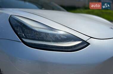 Седан Tesla Model 3 2018 в 