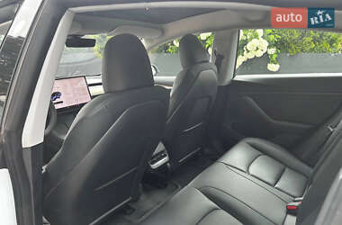 Седан Tesla Model 3 2021 в 