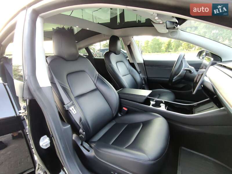 Седан Tesla Model 3 2019 в Києві