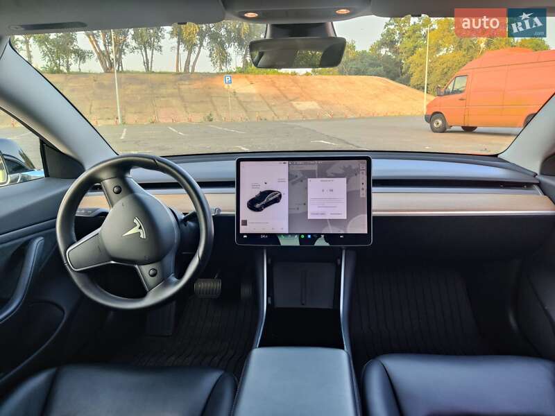 Седан Tesla Model 3 2019 в Києві