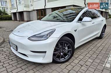 Седан Tesla Model 3 2020 в 
