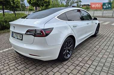 Седан Tesla Model 3 2020 в 