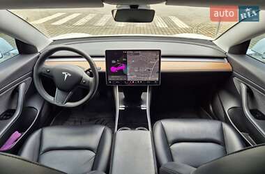 Седан Tesla Model 3 2020 в 