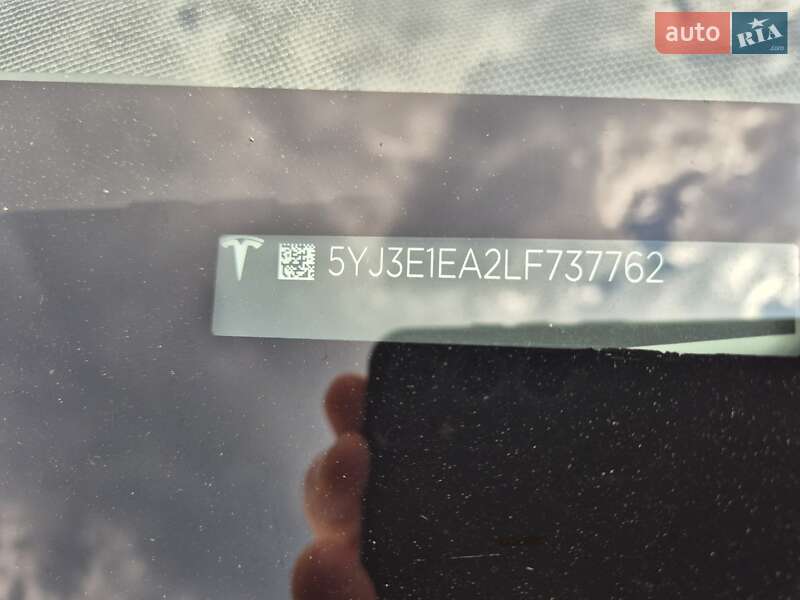 Седан Tesla Model 3 2020 в Івано-Франківську