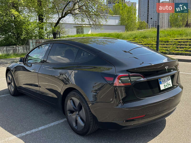 Седан Tesla Model 3 2019 в Киеве