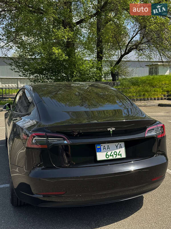 Седан Tesla Model 3 2019 в Киеве