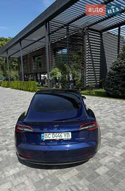 Седан Tesla Model 3 2018 в Львове